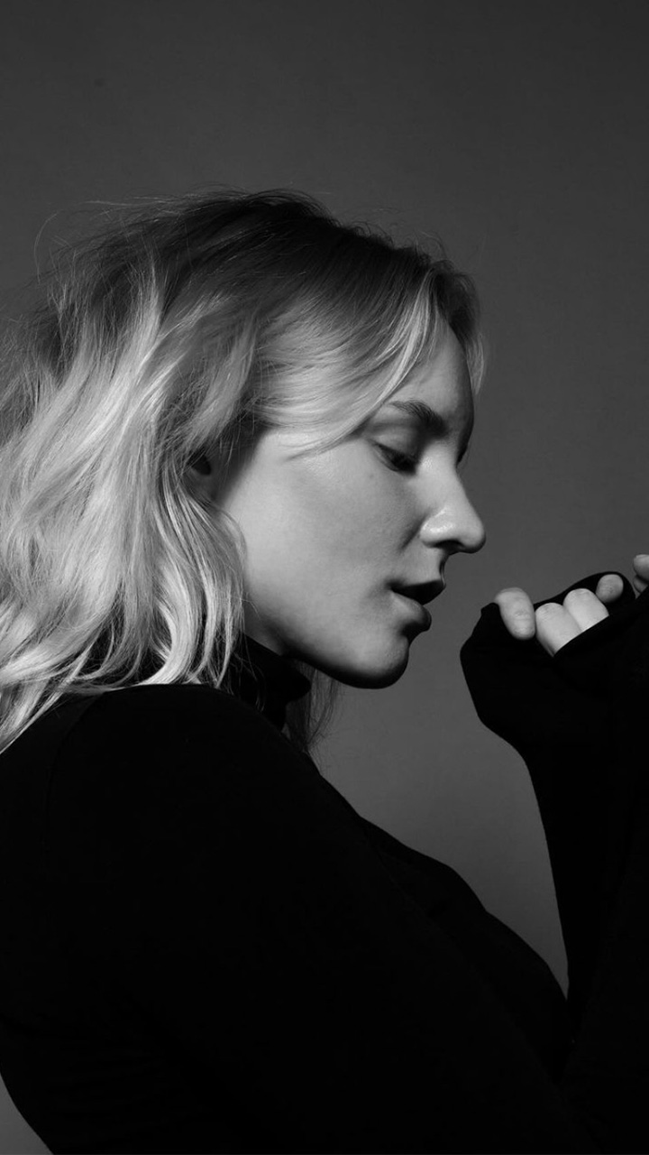 Nika Dedkov Photo Shoot Image